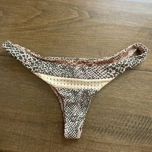 Acacia swim bikini bottoms size P! 💚